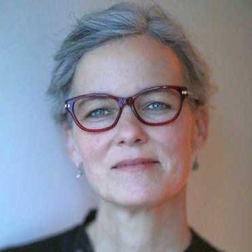 Juli Elliot headshot image