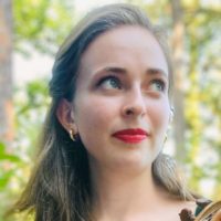 Lydia Newton headshot image