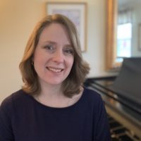 Naomi Foley headshot image