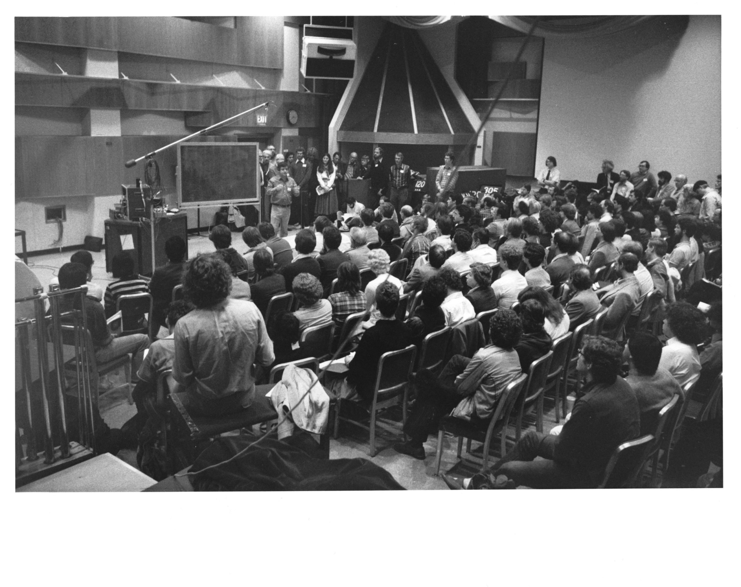 photo of presentation in ESM 120