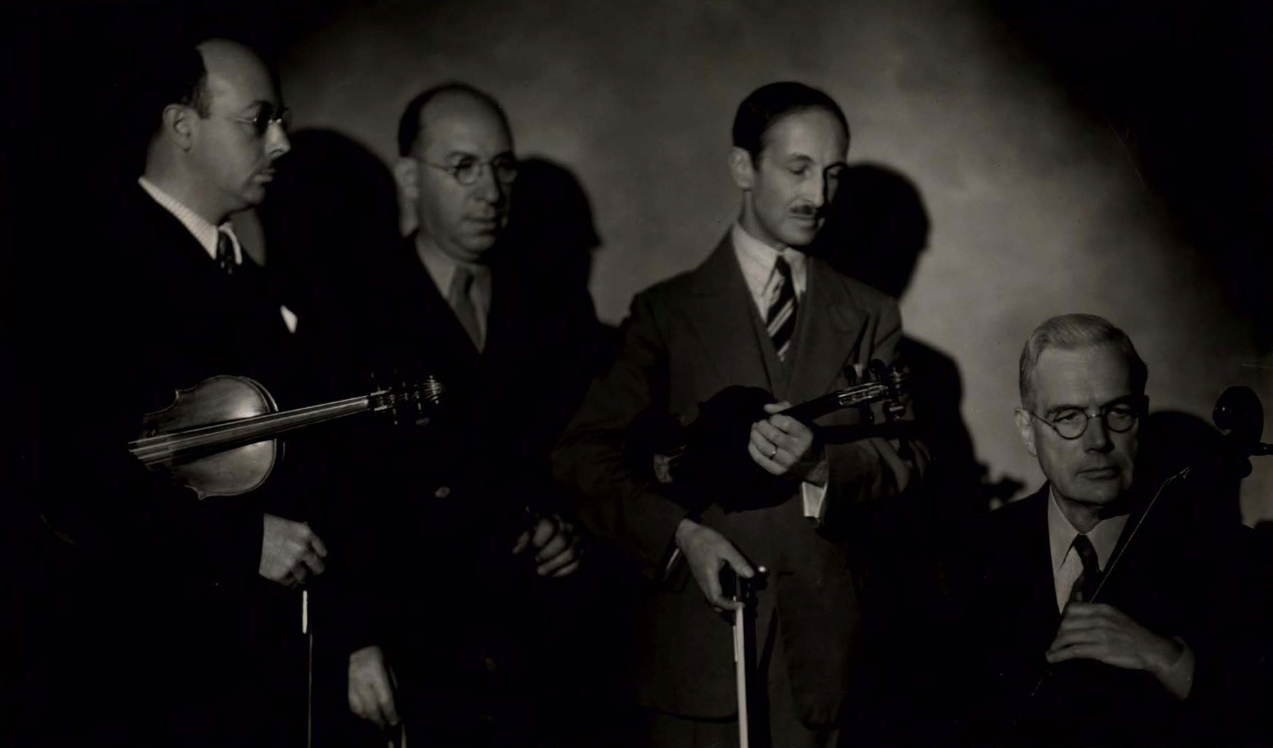 The photo, dating from 1939, shows the Kilbourn Quartet in a later personnel formation.