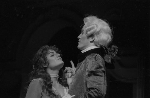 R3843-14 Photos of the Figaro cast members shot on November 2nd, 1989.