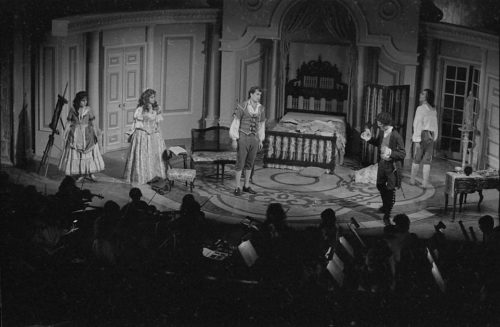 R3844-27 Photos of the Figaro cast members shot on November 2nd, 1989.