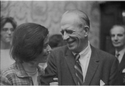 R766-unknown 6 with low José Echániz in conversation with young people, these presumably his students.