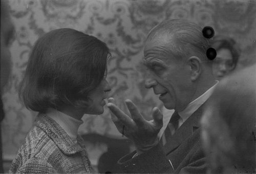 R766-unknown 7 with low BL José Echániz in conversation with young people, these presumably his students.