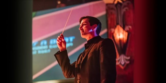 B. Hogarth News Size