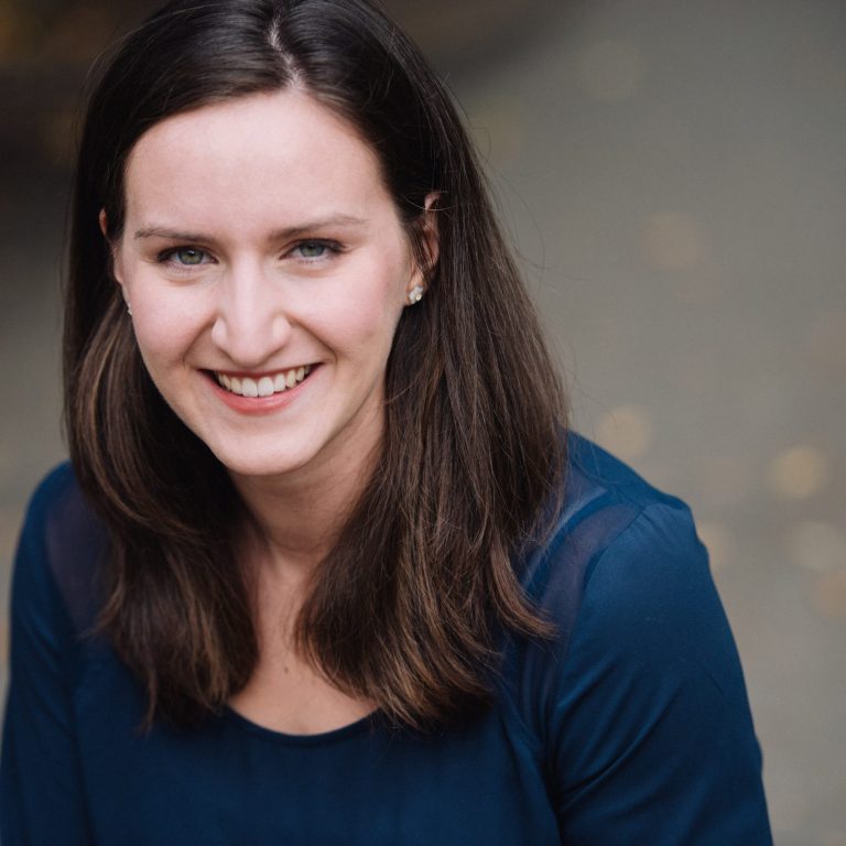 Caitleen Kahn headshot