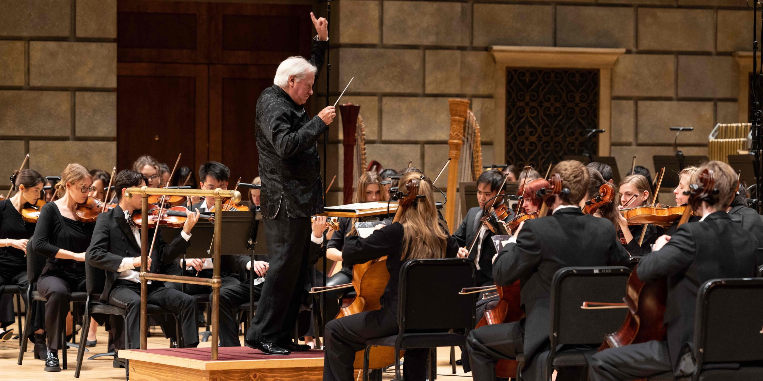 Neil Varon conducts Eastman Philharmonia