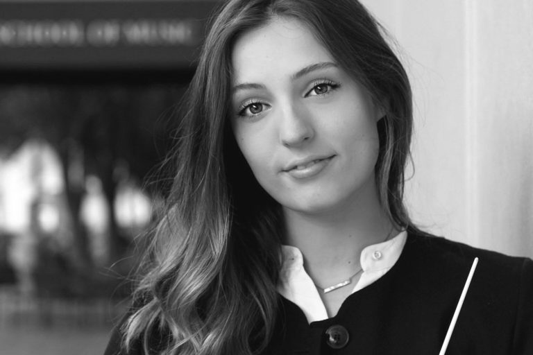 Georgia Mills headshot