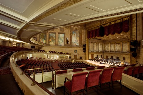 Looking into the hall from the side of the mezzanine