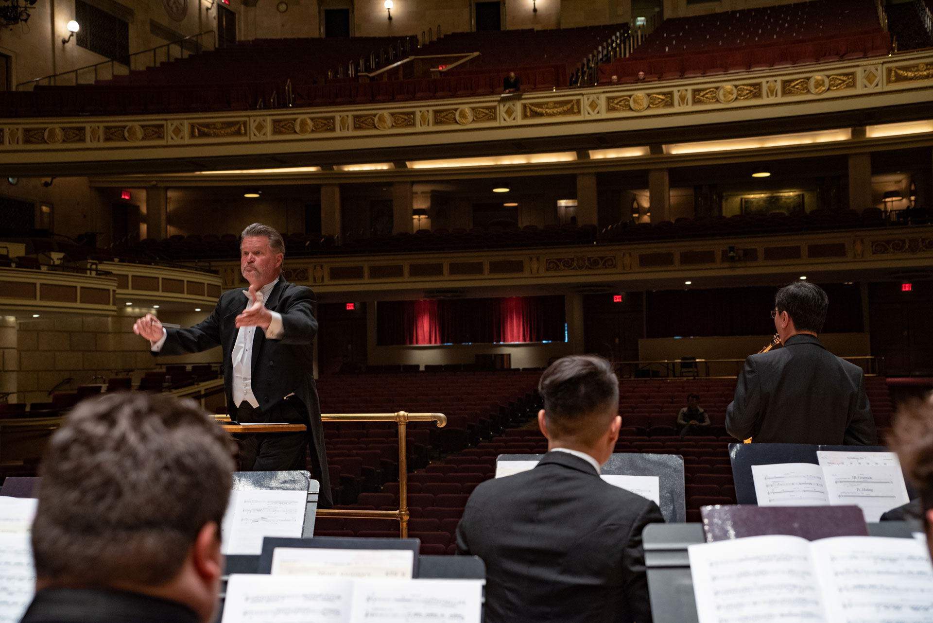 Mark Scatterday Conducting