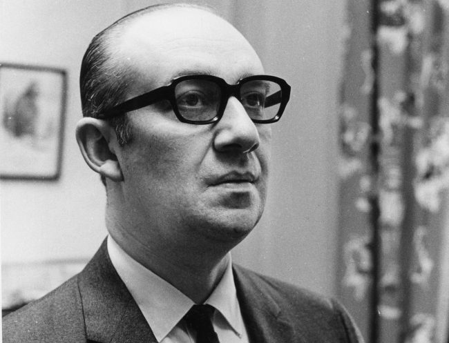 Ouzer 33-32 Van Hoesen