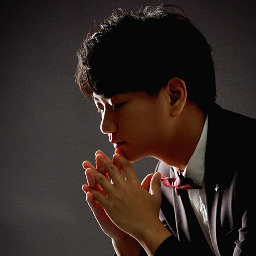 Zhouyi Zuo 2025 headshot image